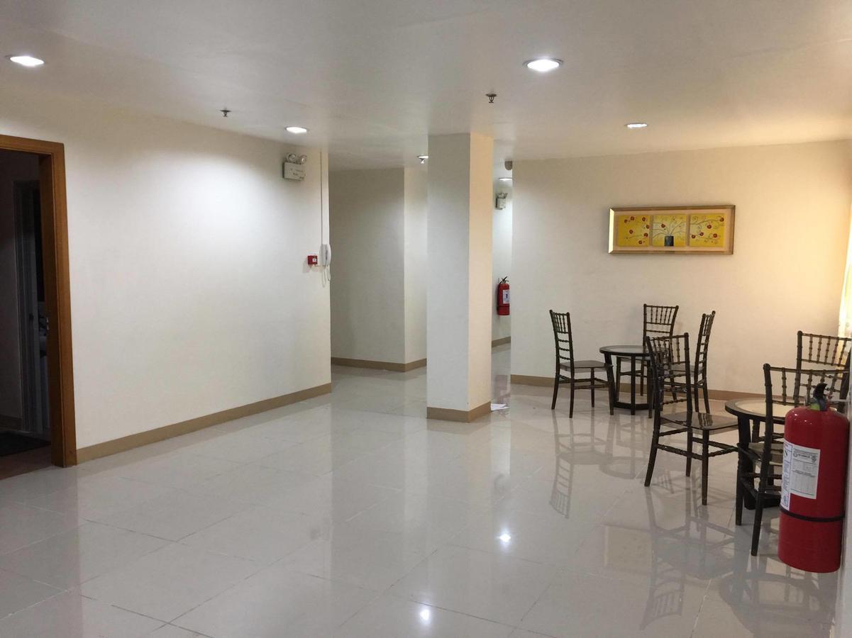 Meaco Royal Hotel - Lipa Lipa City Esterno foto