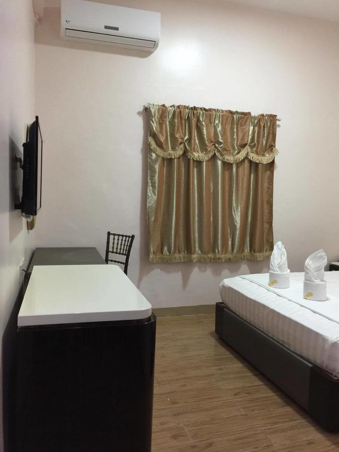 Meaco Royal Hotel - Lipa Lipa City Esterno foto
