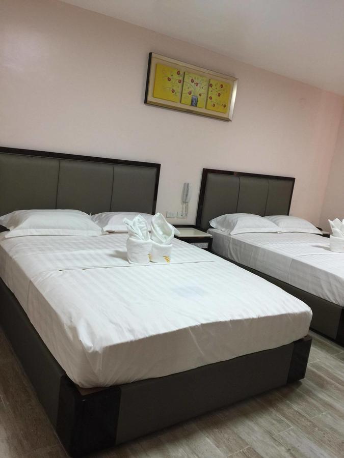 Meaco Royal Hotel - Lipa Lipa City Esterno foto